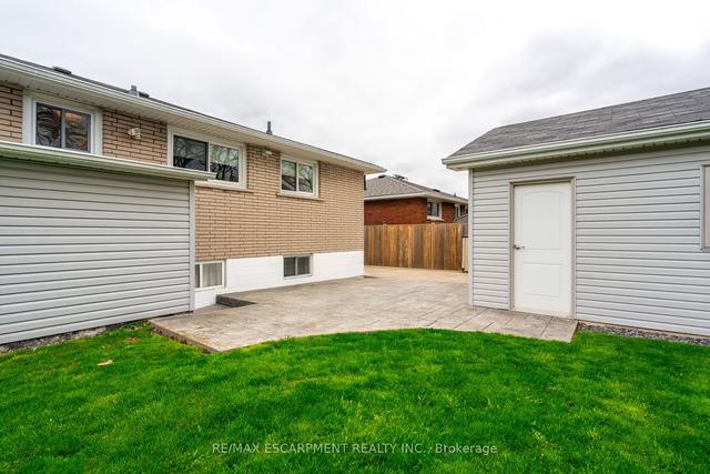 15 Lorraine Dr, House detached with 3 bedrooms, 2 bathrooms and 7 parking in Hamilton ON | Image 31
