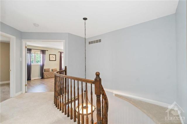23 Hime Crescent, House detached with 4 bedrooms, 4 bathrooms and 4 parking in Ottawa ON | Image 10