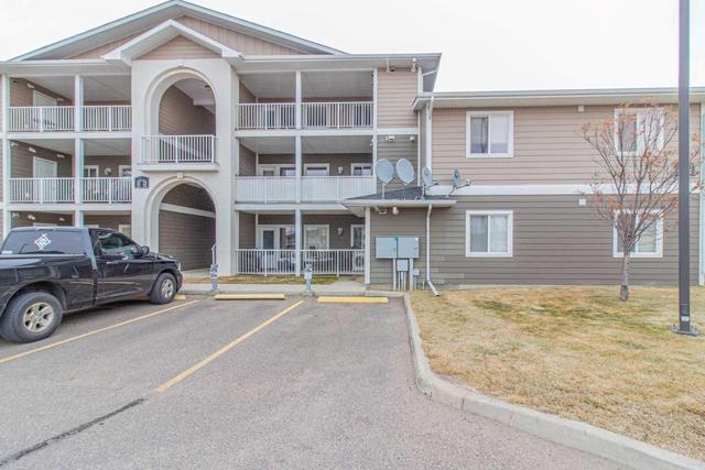 219 Southlands Pointe Se, Home with 3 bedrooms, 1 bathrooms and 1 parking in Medicine Hat AB | Image 1