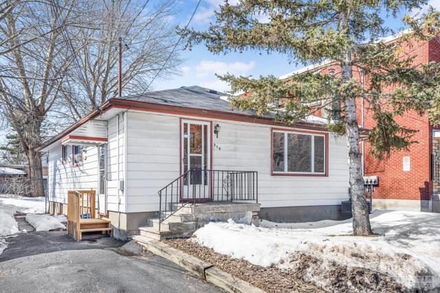 314 Lafontaine Avenue, House detached with 6 bedrooms, 2 bathrooms and 2 parking in Ottawa ON | Image 3