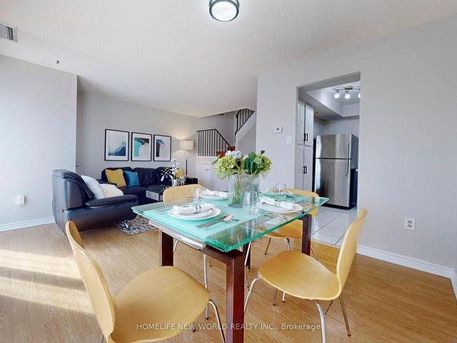 290 - 165 Cherokee Blvd, Townhouse with 3 bedrooms, 2 bathrooms and 1 parking in Toronto ON | Image 2