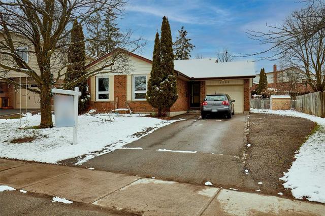 2200 Kawartha Heights Blvd, House detached with 3 bedrooms, 3 bathrooms and 6 parking in Peterborough ON | Card Image