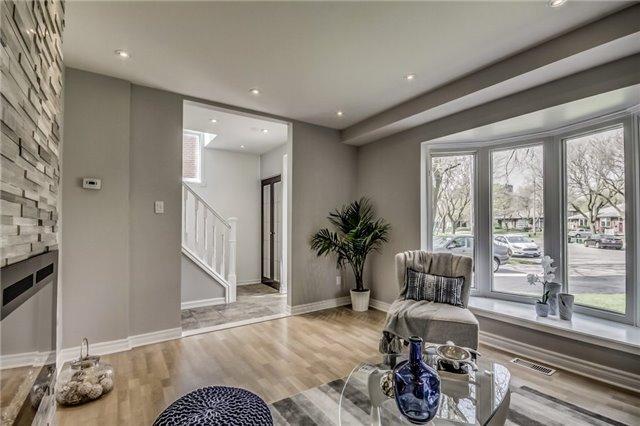 104 Marbury Cres, House semidetached with 3 bedrooms, 2 bathrooms and 3 parking in Toronto ON | Image 4