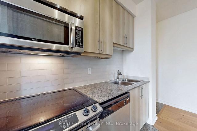 202 - 18 Holmes Ave, Condo with 1 bedrooms, 1 bathrooms and 1 parking in Toronto ON | Image 5