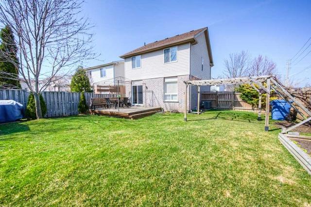 61 Buckthorn Cres, House detached with 3 bedrooms, 2 bathrooms and 5 parking in Guelph ON | Image 8