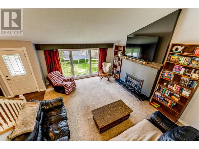 1824 Saddleview Avenue, House detached with 5 bedrooms, 1 bathrooms and 2 parking in Lumby BC | Image 10