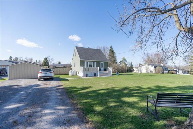 18243 Glen Road, House detached with 3 bedrooms, 1 bathrooms and 8 parking in South Glengarry ON | Image 3