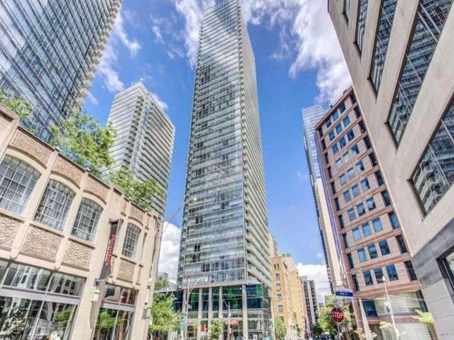 2702 - 38 Grenville St, Condo with 1 bedrooms, 1 bathrooms and 1 parking in Toronto ON | Image 1