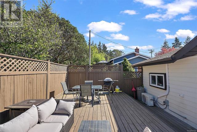 3351 Wishart Rd, House detached with 3 bedrooms, 2 bathrooms and 2 parking in Colwood BC | Image 21