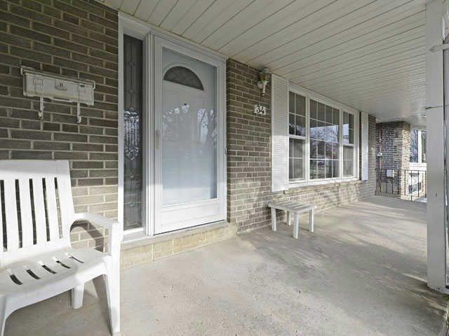 34 Birchard St, House detached with 3 bedrooms, 2 bathrooms and 2 parking in Toronto ON | Image 2