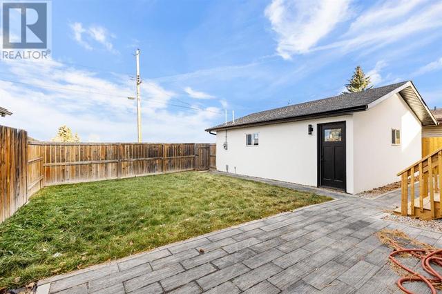 64 Maple Court Crescent Se, House detached with 5 bedrooms, 3 bathrooms and 2 parking in Calgary AB | Image 39