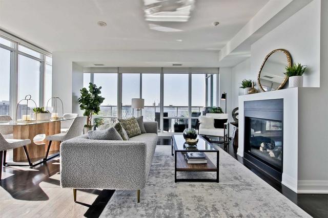1702 - 1 Bedford Rd, Condo with 2 bedrooms, 3 bathrooms and 1 parking in Toronto ON | Image 7