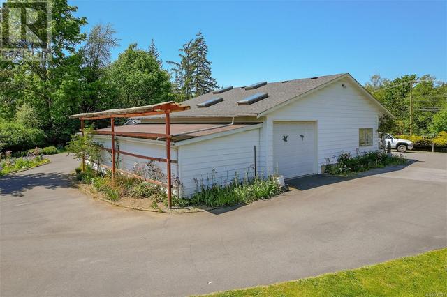 6787 Grant Rd W, House detached with 3 bedrooms, 2 bathrooms and 12 parking in Sooke BC | Image 44