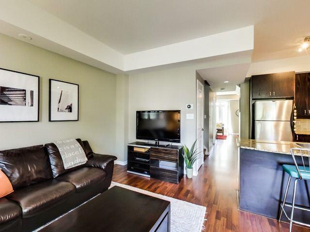 th9 - 60 Carr St, Townhouse with 2 bedrooms, 2 bathrooms and 1 parking in Toronto ON | Image 5