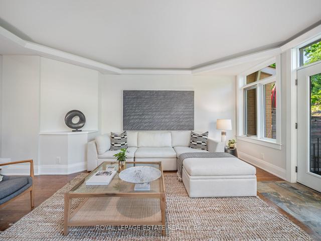 31 Victoria Park Ave, House semidetached with 5 bedrooms, 4 bathrooms and 3 parking in Toronto ON | Image 7