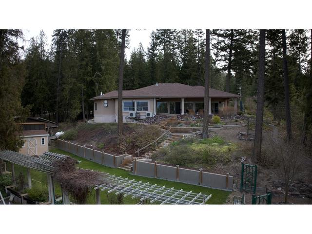 1111 Fox Tree Road, House detached with 3 bedrooms, 3 bathrooms and null parking in Central Kootenay B BC | Image 44
