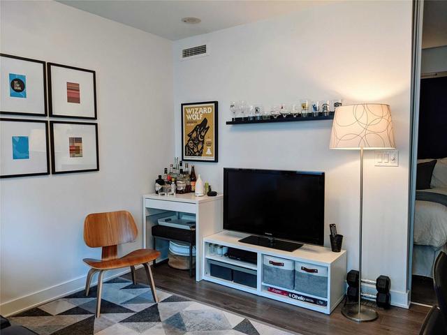 411 - 110 Charles St E, Condo with 1 bedrooms, 1 bathrooms and 0 parking in Toronto ON | Image 3