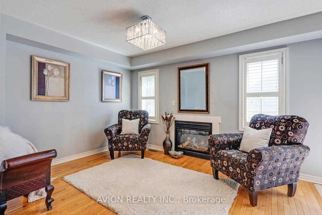 204 Bottrell St, House detached with 4 bedrooms, 4 bathrooms and 3 parking in Clarington ON | Image 2