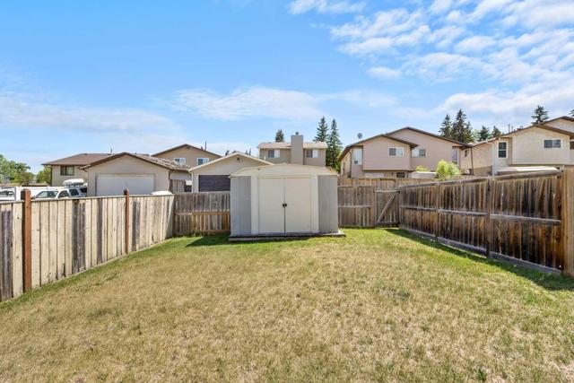 89/91 Bearberry Close Nw, House other with 6 bedrooms, 2 bathrooms and 2 parking in Calgary AB | Image 43