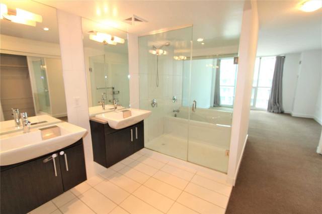 833 - 8 Telegram Mews, Condo with 2 bedrooms, 3 bathrooms and 1 parking in Toronto ON | Image 13