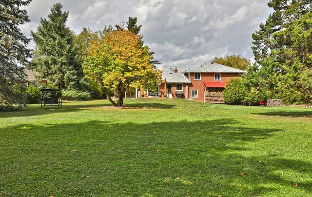 8750 Mansewood Tr, House detached with 3 bedrooms, 2 bathrooms and 8 parking in Milton ON | Image 17