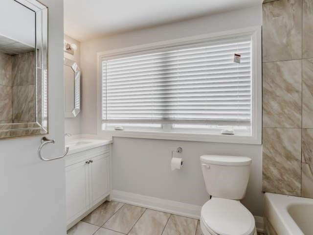 532 Jane St, House detached with 2 bedrooms, 2 bathrooms and 3 parking in Toronto ON | Image 8