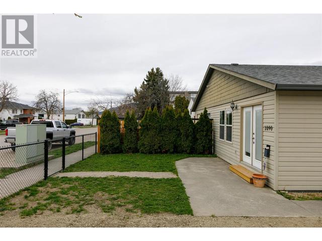 1090 Coronation Avenue, House detached with 2 bedrooms, 1 bathrooms and 8 parking in Kelowna BC | Image 5
