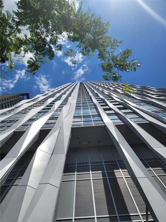 5102 - 1 Yorkville Ave, Condo with 2 bedrooms, 3 bathrooms and 2 parking in Toronto ON | Image 1