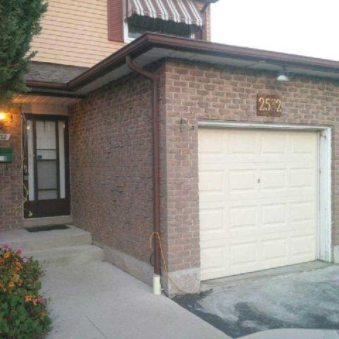 2532 Hemus Sq, House semidetached with 3 bedrooms, 2 bathrooms and 2 parking in Mississauga ON | Image 1