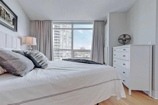 1808 - 219 Fort York Blvd, Condo with 2 bedrooms, 1 bathrooms and 1 parking in Toronto ON | Image 10