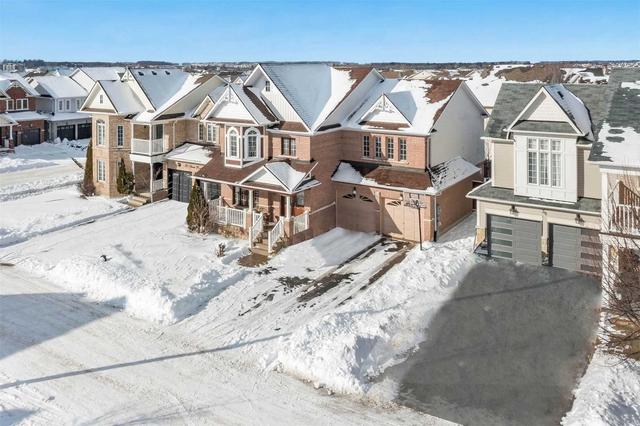 34 Saxon Rd, House detached with 4 bedrooms, 3 bathrooms and 7 parking in Barrie ON | Image 1