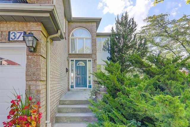 37 Ingleborough Crt, House detached with 4 bedrooms, 4 bathrooms and 6 parking in Markham ON | Image 23