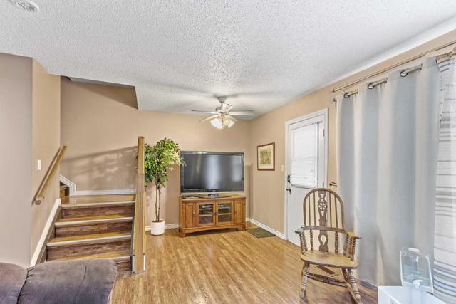 7809 Cedarwood Park, Home with 4 bedrooms, 1 bathrooms and 1 parking in Grande Prairie AB | Image 6