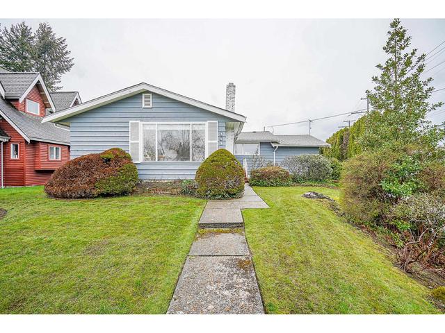 343 Churchill Avenue, House detached with 3 bedrooms, 2 bathrooms and null parking in New Westminster BC | Card Image