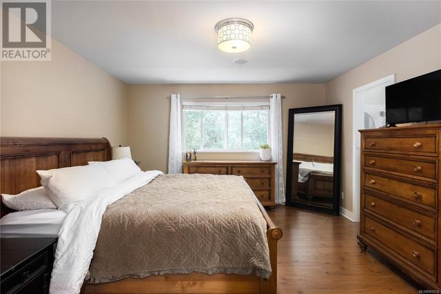 539 Caselton Pl, House detached with 4 bedrooms, 4 bathrooms and 4 parking in Saanich BC | Image 24