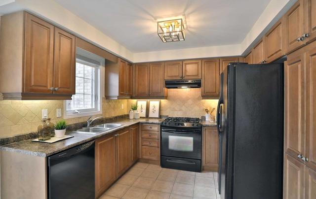 84 Orion Ave, House semidetached with 3 bedrooms, 4 bathrooms and 4 parking in Vaughan ON | Image 4