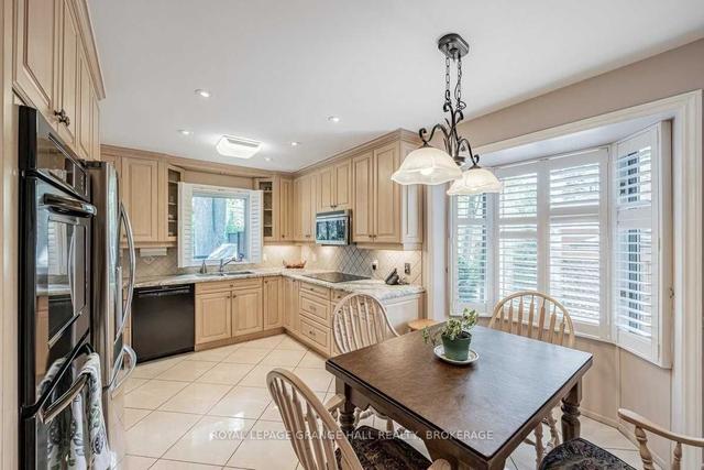 23 Blackdown Cres, House detached with 3 bedrooms, 3 bathrooms and 6 parking in Toronto ON | Image 4