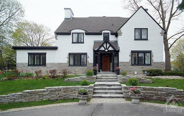 241 Hillcrest Road, House detached with 4 bedrooms, 4 bathrooms and 8 parking in Ottawa ON | Image 1