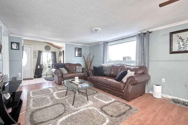 2004 Inglewood Dr, House detached with 2 bedrooms, 1 bathrooms and 10 parking in Innisfil ON | Image 9