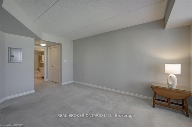 212 - 1451 Walkers Line, Condo with 2 bedrooms, 2 bathrooms and 1 parking in Burlington ON | Image 2