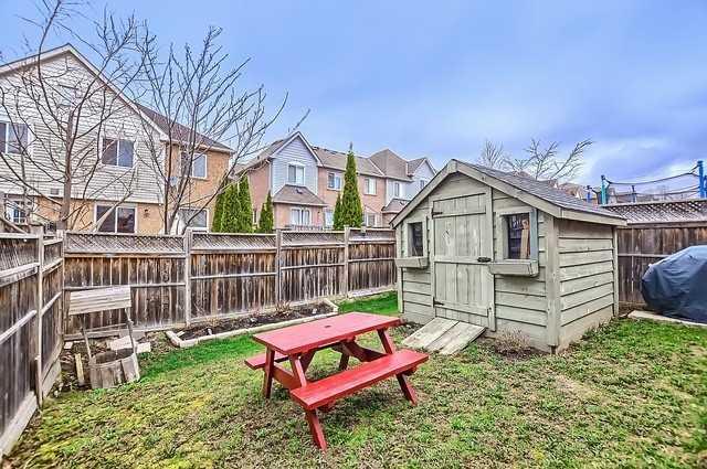 70 Hartford Cres, House attached with 3 bedrooms, 2 bathrooms and 2 parking in Newmarket ON | Image 20