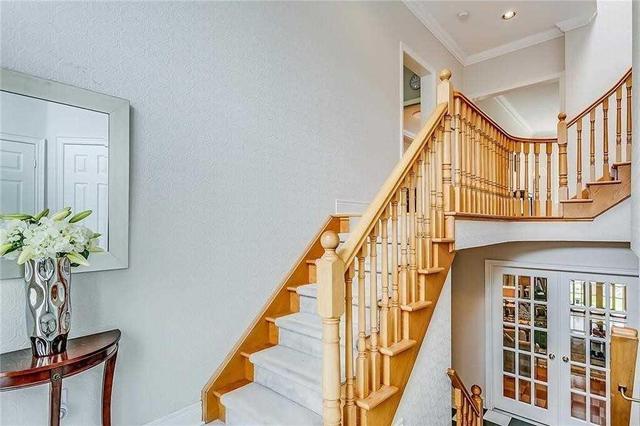 5 - 2303 Hill Ridge Crt, Townhouse with 3 bedrooms, 3 bathrooms and 2 parking in Oakville ON | Image 4