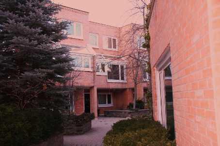 03 - 390 Wellesley St E, Townhouse with 2 bedrooms, 3 bathrooms and 1 parking in Toronto ON | Image 1