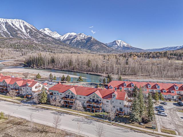 517/519 - 500 Riverside Way, Condo with 3 bedrooms, 2 bathrooms and null parking in Fernie BC | Image 23