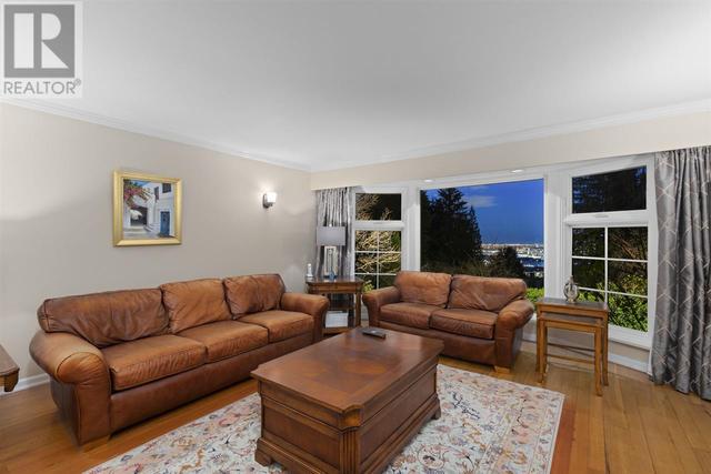 1145 Millstream Road, House detached with 5 bedrooms, 4 bathrooms and 4 parking in West Vancouver BC | Image 12