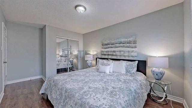22 Lowry Sq, House semidetached with 3 bedrooms, 3 bathrooms and 3 parking in Toronto ON | Image 25