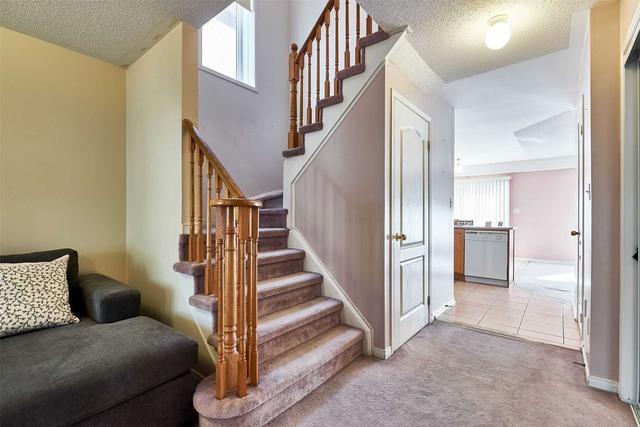 69 Tansley Cres, House detached with 3 bedrooms, 3 bathrooms and 3 parking in Ajax ON | Image 37