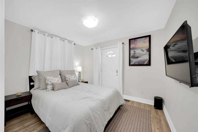 8 D'arcy St, House attached with 4 bedrooms, 3 bathrooms and 0 parking in Toronto ON | Image 8
