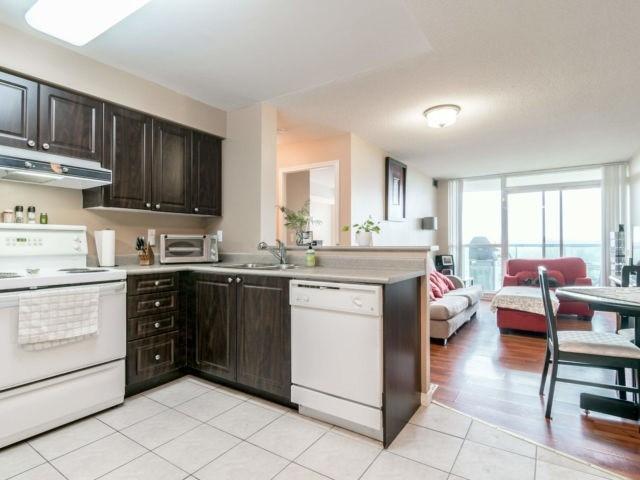 1002 - 2565 Erin Centre Blvd, Condo with 1 bedrooms, 1 bathrooms and 1 parking in Mississauga ON | Image 5