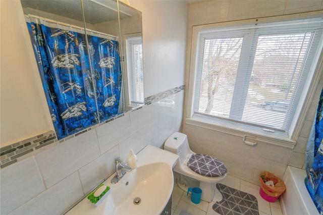 72 Macleod St, House detached with 3 bedrooms, 3 bathrooms and 7 parking in Toronto ON | Image 14